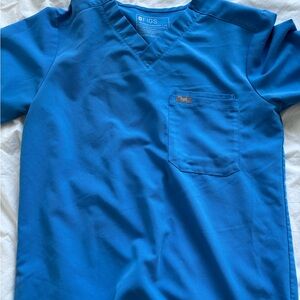 Figs Men's Short Sleeve V-Neck in Vibrant Blue